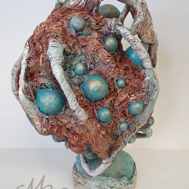´Die Ideenbrüterin` hinten - Pappmaché, ca. 40 cm hoch